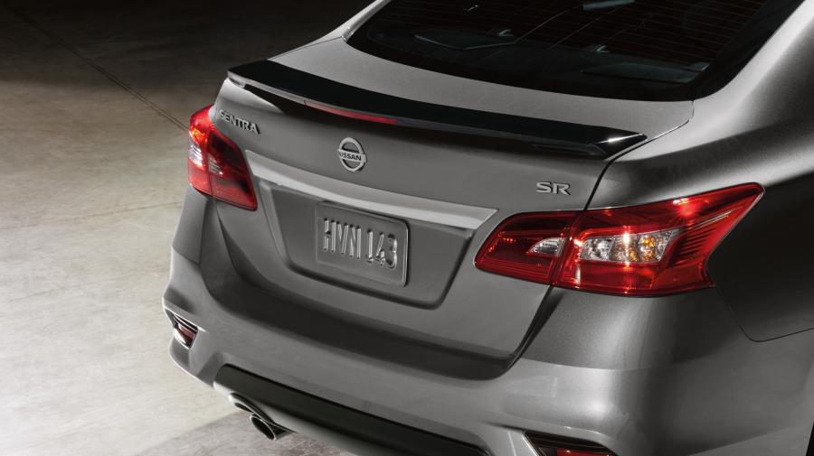 Детали экстерьера Nissan Sentra SR Midnight Edition 2017 года  (фото 3 из 3)